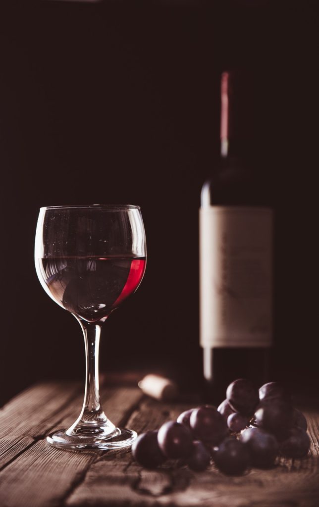 wine, bottle, grapes-5323009.jpg